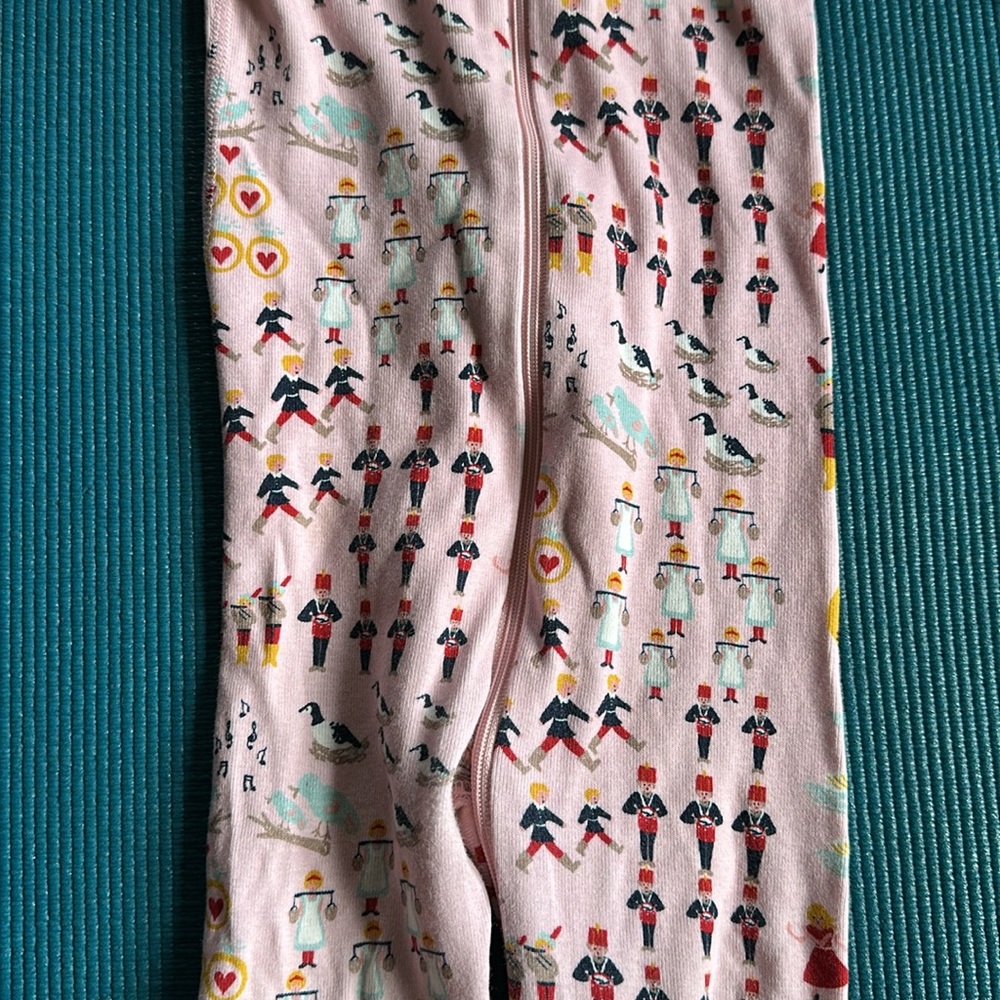 Hanna Andersson Little Sleepers with Feet Twelve Days of Christmas Pink Pajamas - Picture 4 of 8
